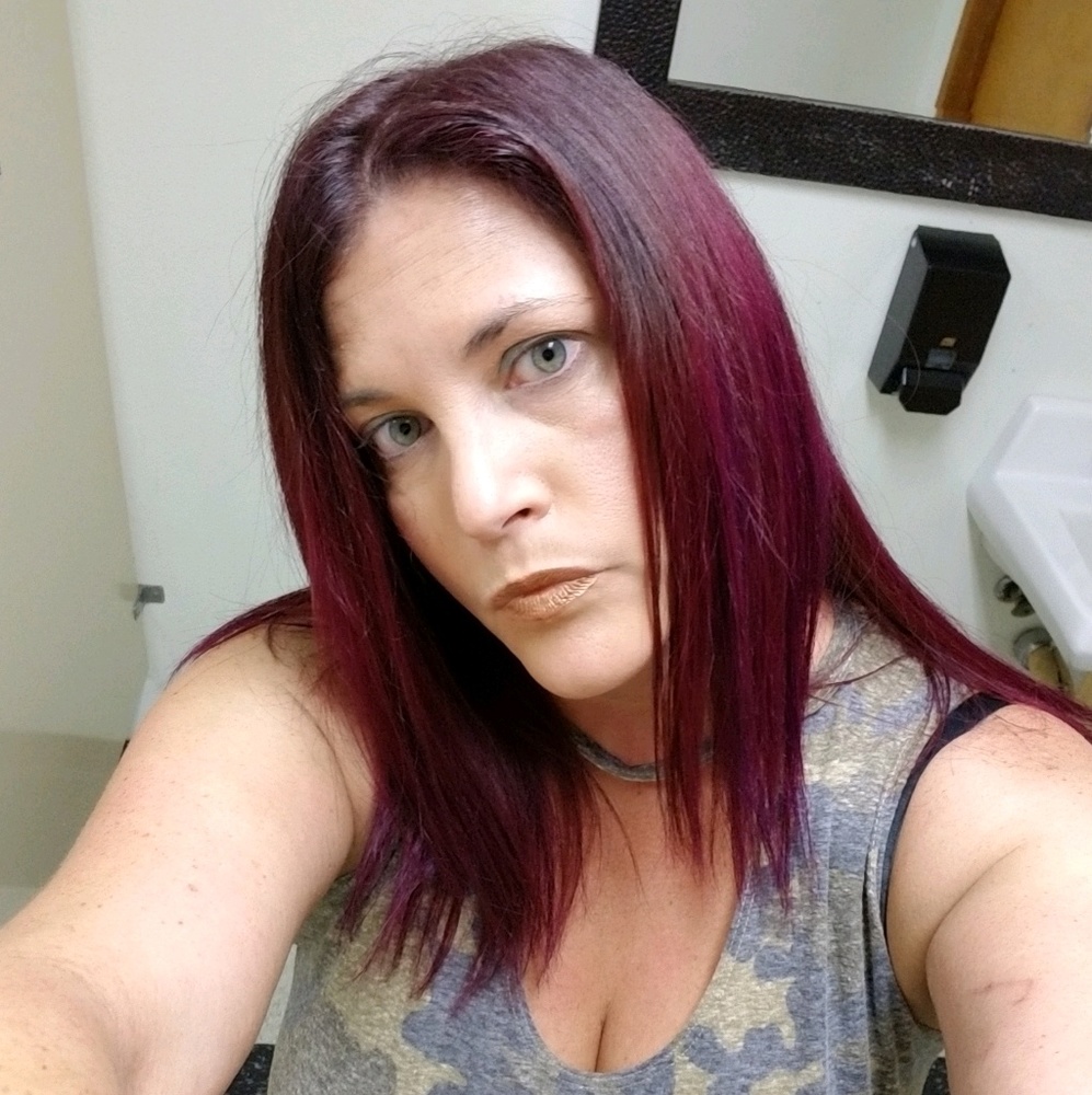 Meet your Posher, Crystal